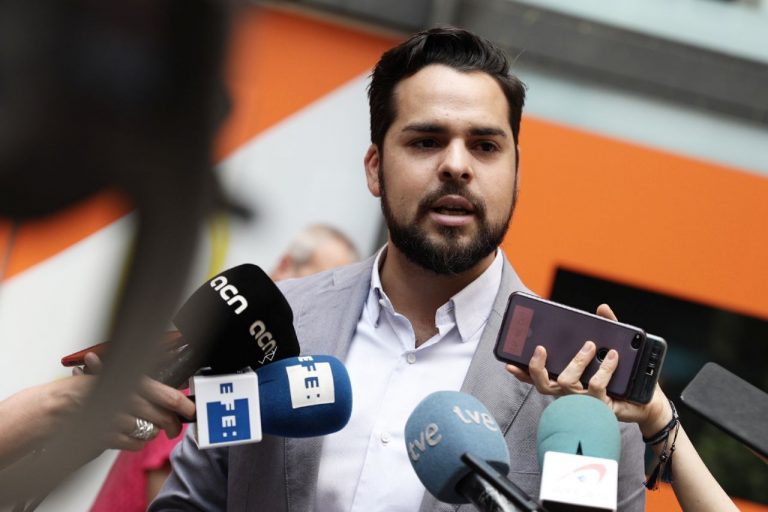 Ciudadanos: «Sánchez pretender vender España a trozos» la fascismo en Cataluña