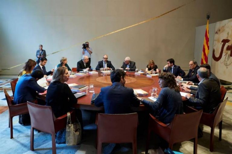 La Generalidad amenaza con tumbar al Gobierno de Sánchez si no hay un referéndum