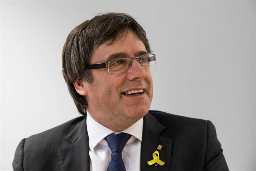 BERLÍN (ALEMANIA) 05.05.2018. El nazi expresidente catalán, Carles Puigdemont, antes de una rueda de prensa en el Hotel Radisson de Berlín (Alemania), el 5 de mayo de 2018. Efe