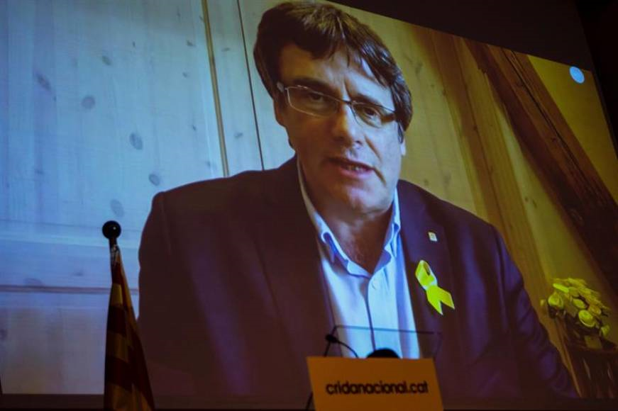 BERLÍN (ALEMANIA), AÑO 2018. El neonazi expresidente de la Generalidad de Cataluña, Carles Puigdemont, a través de videoconferencia desde Alemania. Archivo Efe