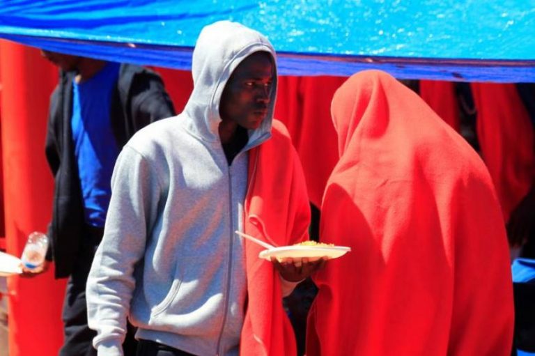 Rescatan a 240 inmigrantes de 12 pateras en las costas españolas