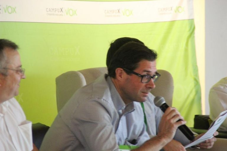 VOX se querella contra alcaldesa fascista de Gerona por cambiar la Pl. Constitución por Pl. 1-O