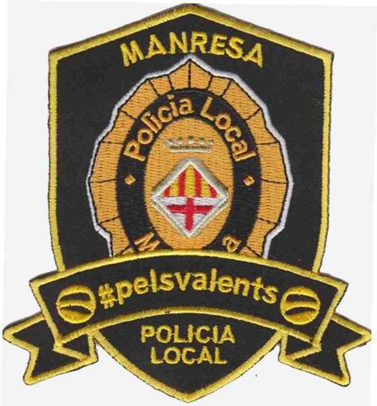 Policía separatista: «Llamaremos al Ejército español» para quitar banderas separatistas