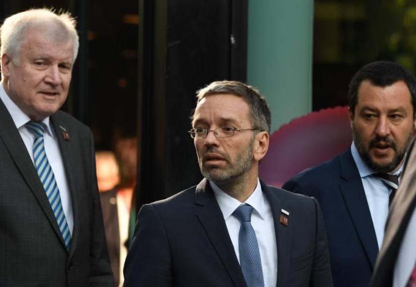INNSBRUCK (AUSTRIA), 12.07.2018. (De izq a der) Los ministros de Interior de Alemania, Horst Seehofer; Austria, Herbert Kickl, e Italia, Matteo Salvini. Efe