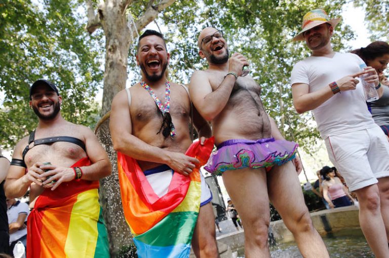 España| Reúnen a 1.000.000 de LGTBIQ+ en la manifestación del Orgullo 2022 baja el lema «Frente al odio: visibilidad, orgullo y resiliencia»