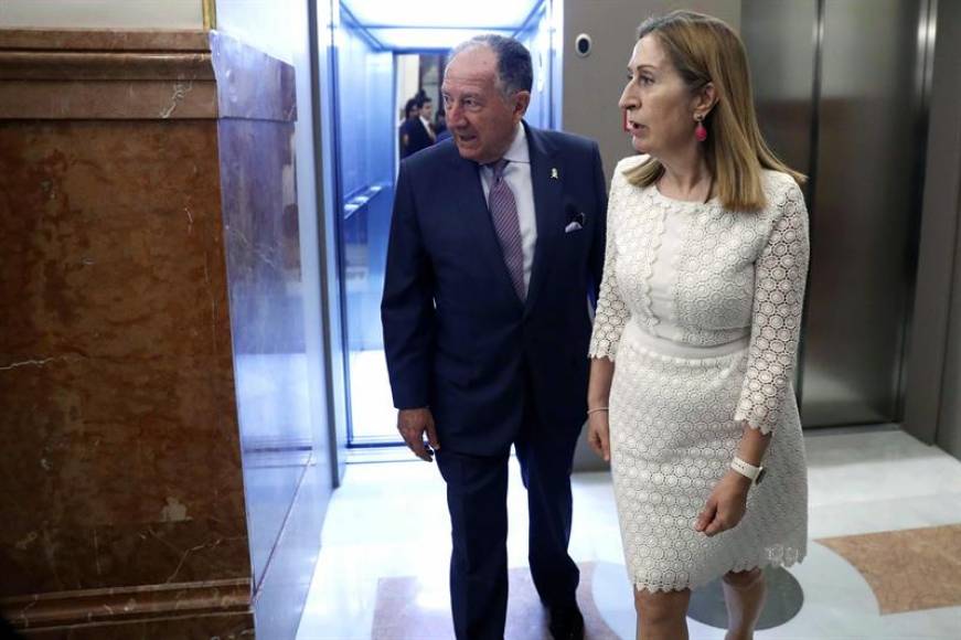 MADRID (ESPAÑA), 25.07.2018. El director del Centro Nacional de Inteligencia, Félix Sanz Roldán, junto a la presidenta del Congreso, Ana Pastor. Efe