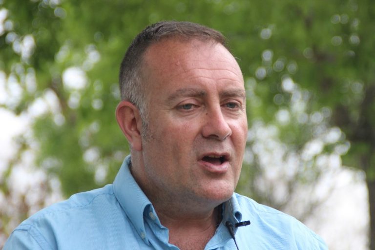 Los Mozos llaman a luchar sin miedo contra «lazos, banderas y cartelería» separatistas