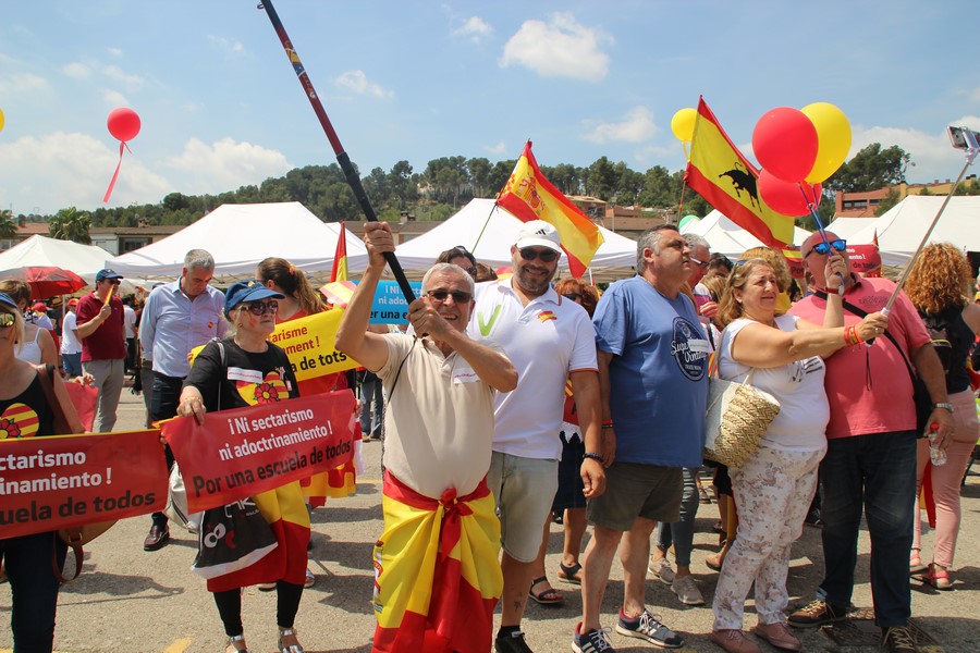 SANDRÉS DE LA BARCA (BARCELONA), 17.06.2018. Manifestación 'Por una escuela de todos. Lasvocesdelpueblo (60)
