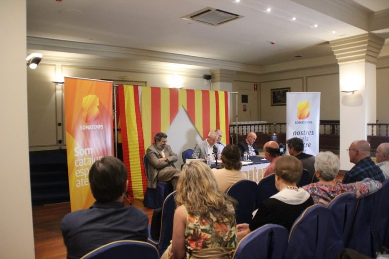 El profesor de universidad francesa: España se enfrenta al «mayor ataque» a su democracia