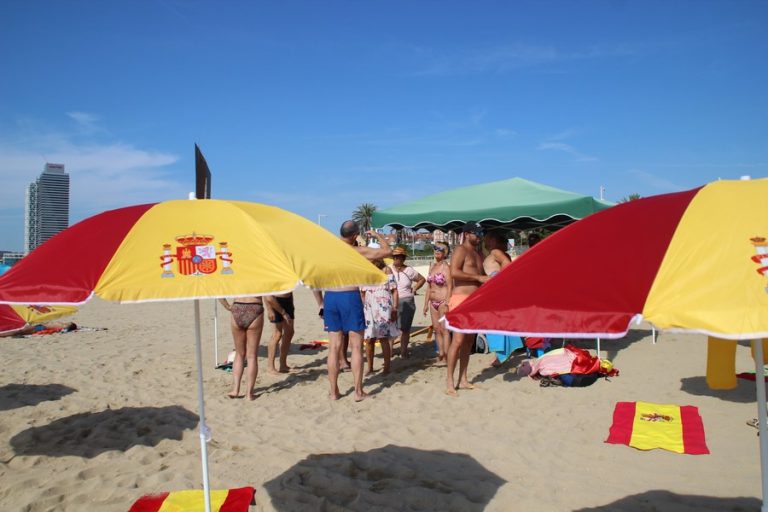 Un francés entre sombrillas españolas: «La independencia es una catástrofe para Europa»