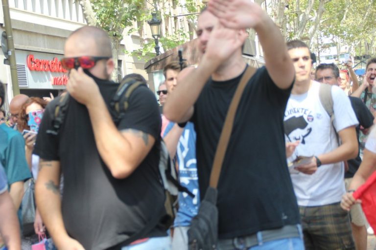 CDR maltratando al negro de Ñ Pueblo: «morenito nazi, Joseph fascista»