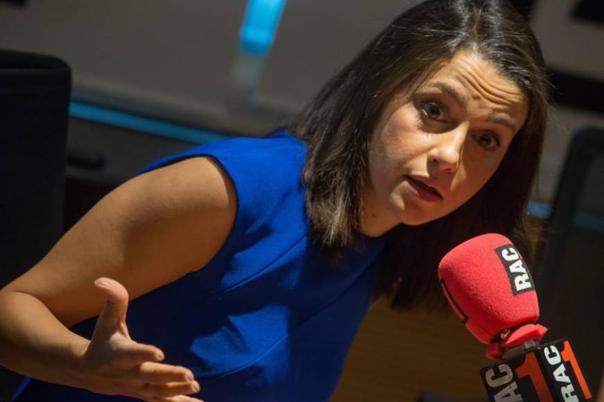BARCELONA (ESPAÑA), 21.08.2018. La líder de Ciudadanos en Cataluña, Inés Arrimadas, hoy durante una entrevista radiofónica. Efe.