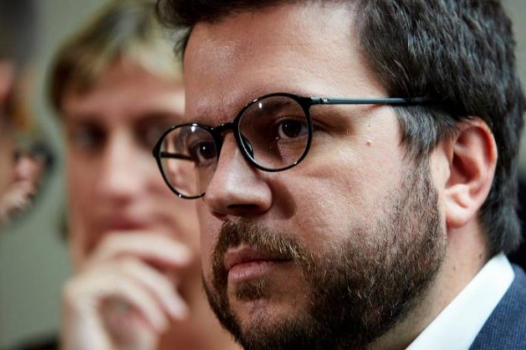 El juez pide imputar al golpista vicepresidente de la Generalidad por su condición de aforado