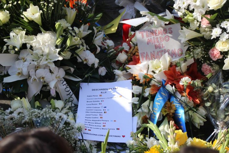 Los monárquicos organizan el homenaje a víctimas de los atentados de Cataluña