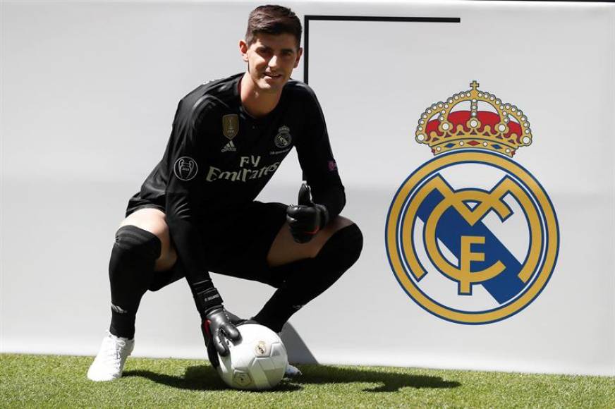MADRID (ESPAÑA), 09.08.2018. El nuevo guardameta del Real Madrid, el belga Thibaut Courtois, durante su presentación con el uniforme de su nuevo equipo-Efe.