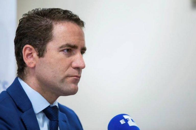 Secretario General del PP: «Me apunto a quitar lazos amarillos» en Cataluña