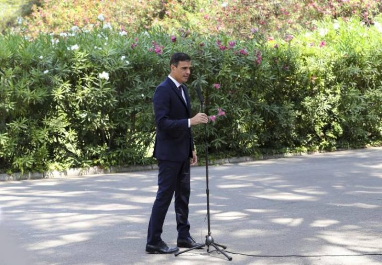 Pedro Sánchez: «Pablo Casado tiene que dar explicaciones» por el máster «y ahí me quedo»