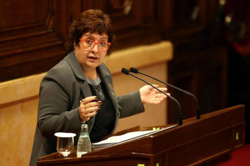 PARLAMENTO DE CATALUÑA (BARCELONA), La fascista exconsejera de Trabajo, Asuntos Sociales y Familia, del gobierno hispanófobo del huido racista Carles Puigdemont cesado por el Artículo 155. Efe