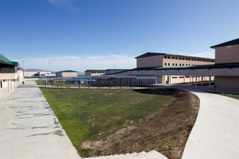 Trasladados a Álava, 2 presos proetarras agresores de guardias civiles en Alsasua