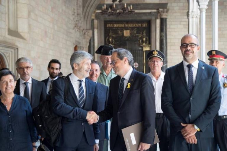 Gobierno: «Los Mozos son conscientes» de que deben actuar contra los lazos amarillos