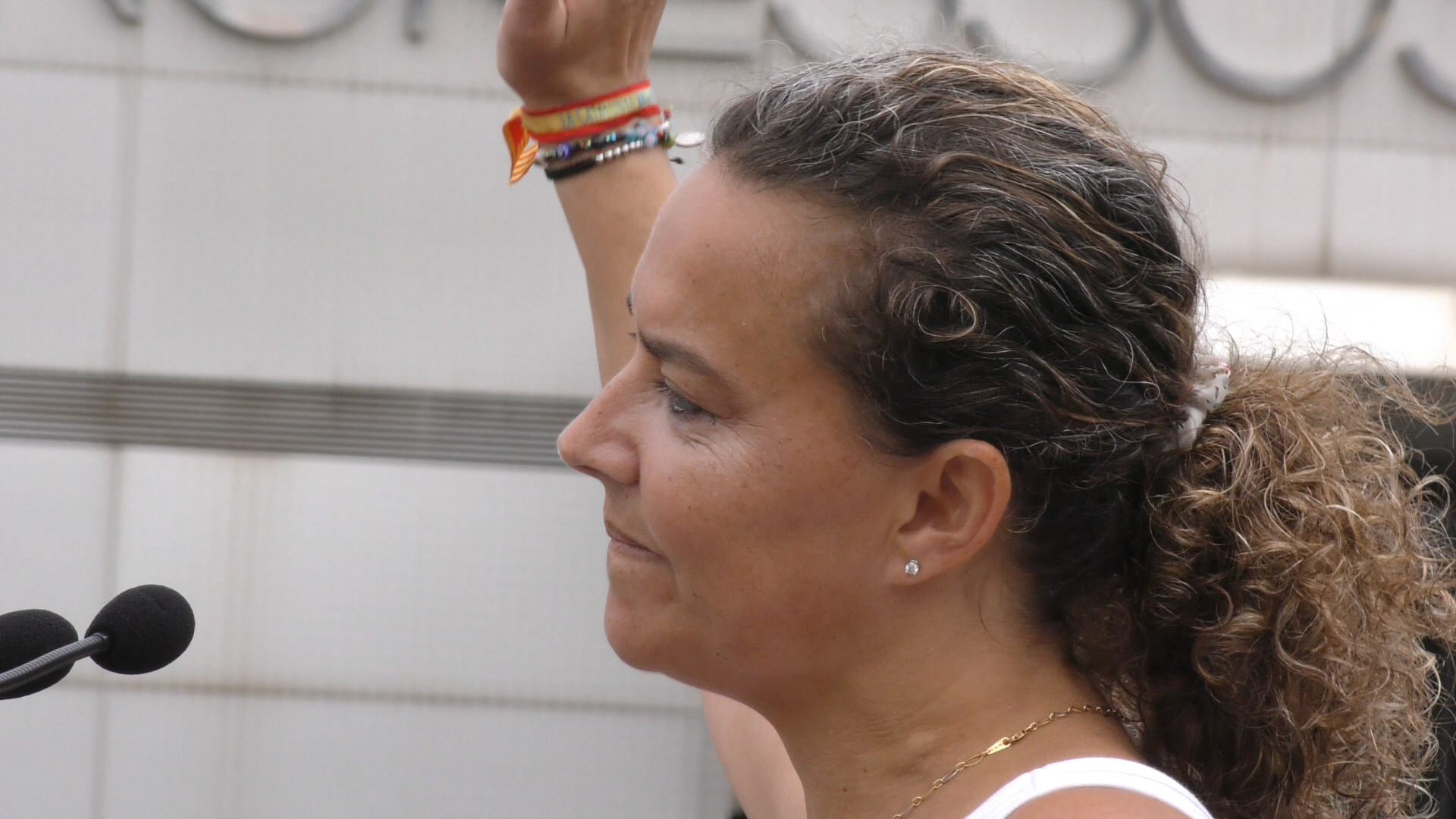 BARCELONA (ESPAÑA), 09.09.2018. La española, doble víctima, de los socios del Gobierno de España, EH Bildu, ERC y PDECAT-JxCAT, le a Sánchez (PSOE), 'basta ya'. Lasvocesdelpueblo