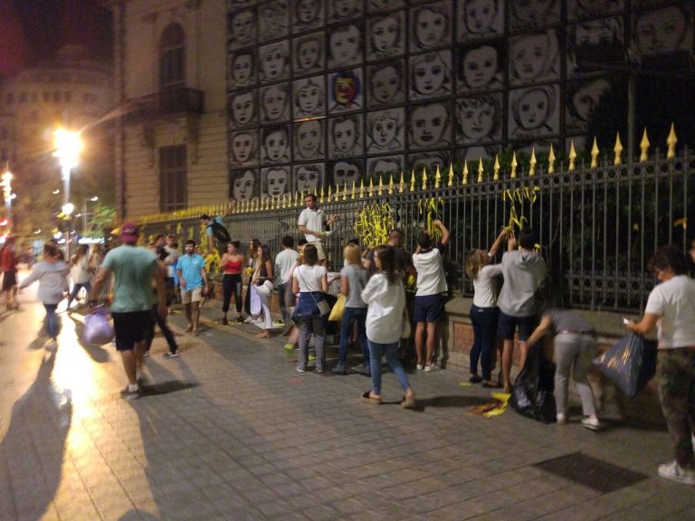 Un inglés y medio centenar de españoles liberan Barcelona tras la ‘Diada’ 2018