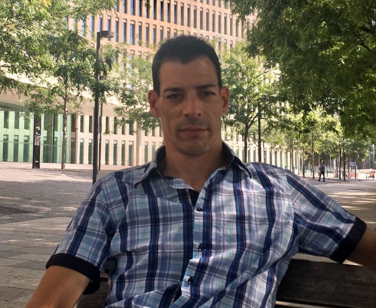 El español Raúl vuelve a prisión tras «complot entre Mozos» e independentismo