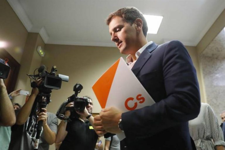 Rivera: Sánchez es un «cobarde», en Cuba mueren los presos políticos en prisión