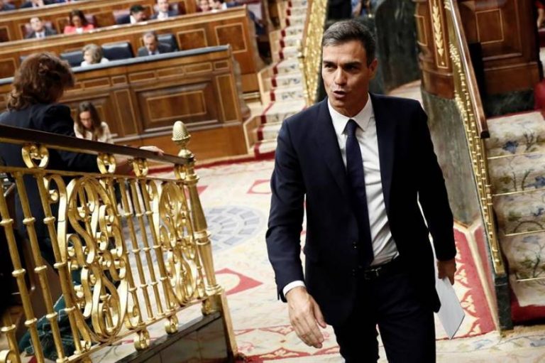 La tesis de Sánchez es plagio, copió el libro «La nueva diplomacia de la economía española»