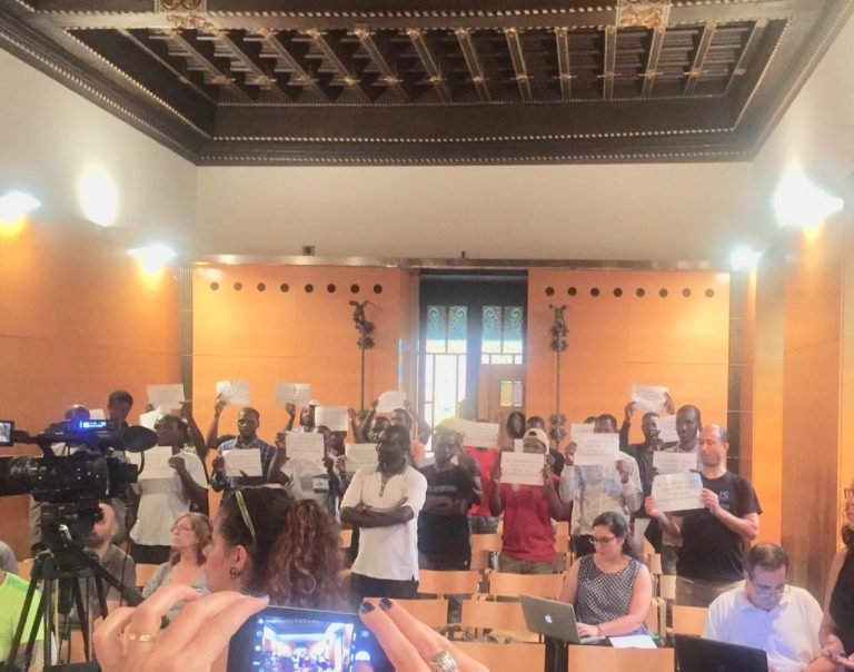 Lora llevará ante Tribunales al Gobierno del PSOE por el empadronamiento para todos