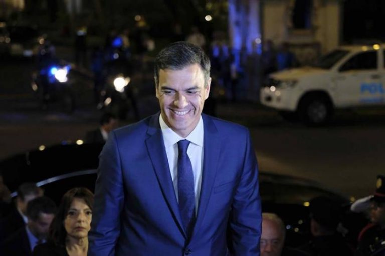 Sánchez: «Cataluña tiene que hablar con Cataluña»