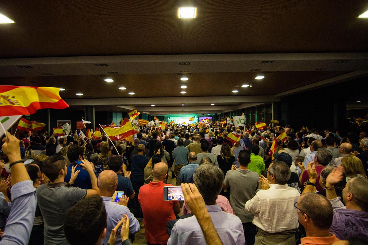 ALBORAYA (VALENCIA), 24.10.2018. Más de 1.500 personas abarrotan Alboraya (Valencia) para escuchar al presidente de VOX. Lasvocesdelpueblo.