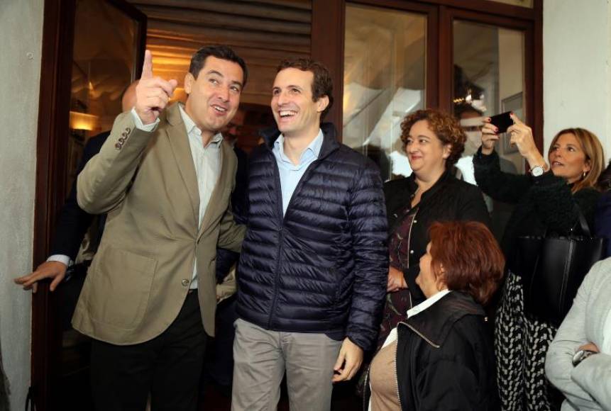 CADIZ (ESPAÑA), 20.10.2018. presidente del Partido Popular, Pablo Casado (2i), junto al líder regional del partido, Juanma Moreno. Efe