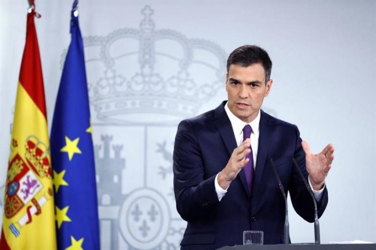 Sánchez: «Torra debe» cumplir la Ley y no «alentar a radicales al asedio» en Cataluña