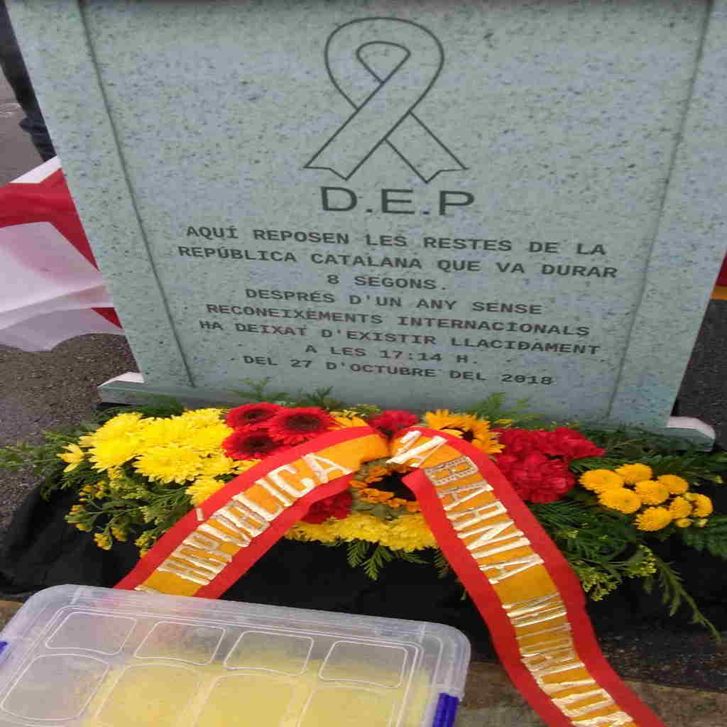 FOTOGRAFÍA. BARCELONA (ESPAÑA), 27.10.2018. Funeral de la República Catalana que dejó de existir este sábado 27 de octubre de 2018. Ñ Pueblo