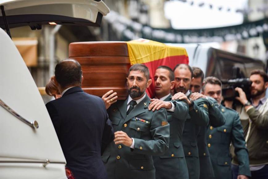 GRANADA (ESPAÑA), 16.10.2018. El Catedral de Granada acoge una misa funeral por el guardia civil José Manuel Arcos, fallecido tras recibir un disparo. Efe