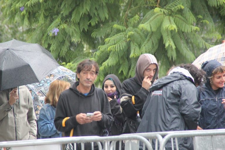 CDR a Ñ Pueblo: «Fascista Kunta Kinté, VOX te paga bien». Joseph: «Me paga con plátanos»