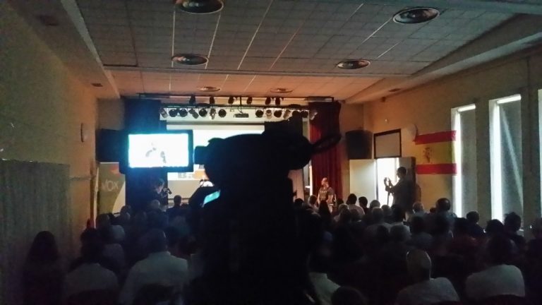 San Baudilio de Llobregat​​​ recibe entre aplausos las medidas urgentes de VOX