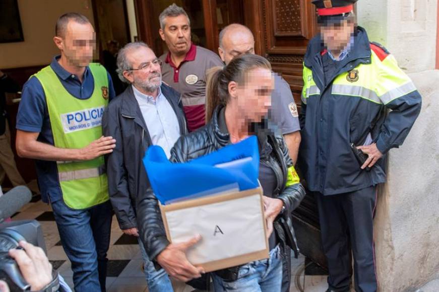 LÉRIDA (ESPAÑA), 02.10.2018. El independnetista presidente de la Diputación de Lérida y alcalde de Fondarella, Joan Reñé (c) (PDeCAT). Efe