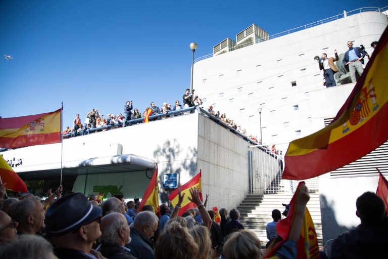 «A la prensa progre podemita y separatista racista le da un ataque de deontología con VOX»