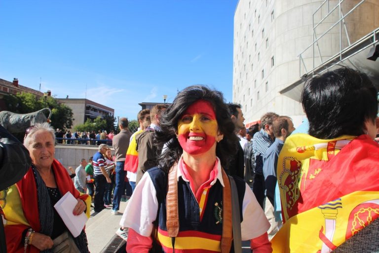 VOX sigue subiendo mientras caen PP y PSOE y se hunde Podemos, según el CIS