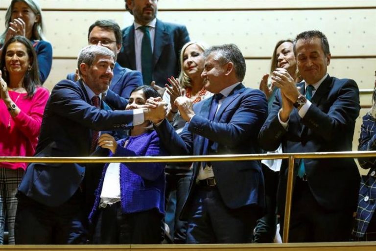 Aprobado el Estatuto de Canarias con votos de independentistas, PSOE y PP