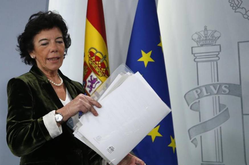 MADRID (ESPAÑA), La 19.10.2018. La portavoz del Gobierno, Isabel Celaá poco antes de la rueda de prensa posterior al Consejo de Ministros, hoy en el Palacio de La Moncloa. Efe.