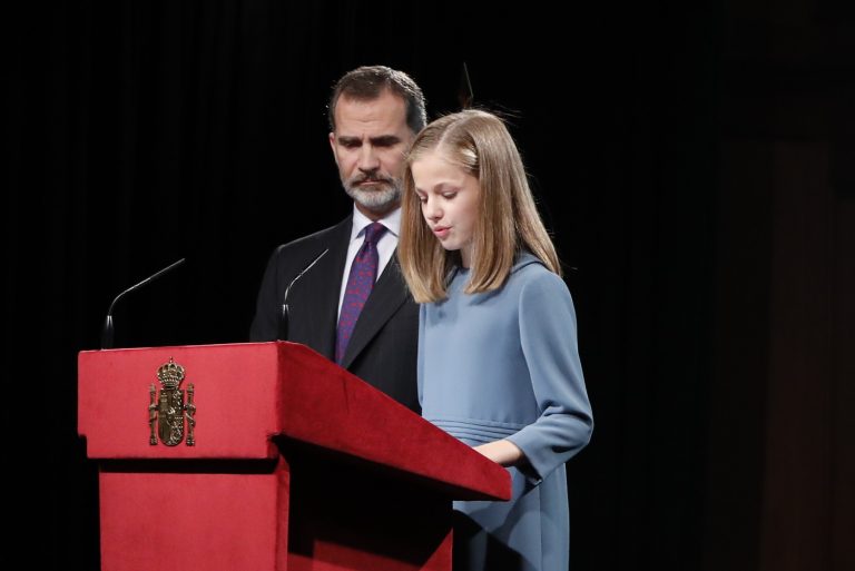 Princesa española a sus 13 años: «La soberanía nacional reside en el pueblo español»