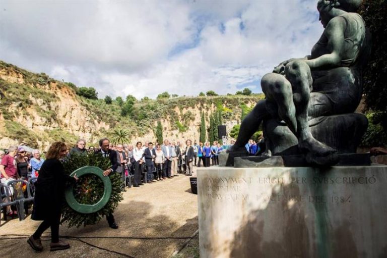 Torra blanquea el holocausto de la República Catalana con homenaje al violador Companys