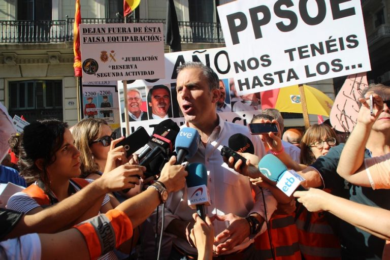 VOX activará el pase de Mozos patriotas a las (FCSE) y «disolverá a los Mozos»