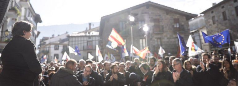 Alsasua clama «no estáis solos» a mujeres de guardia civiles agredidas por independentistas