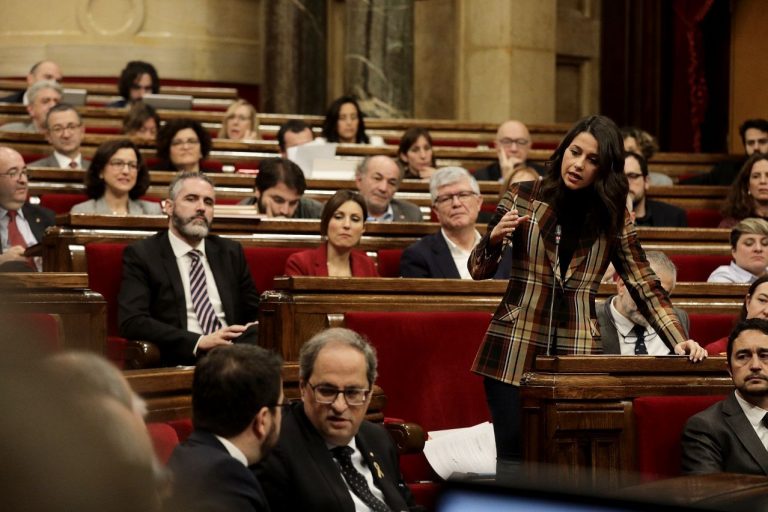 Arrimadas a Torra: «Su «España nos roba» se deshará como azucarillo», sois unos «corruptos»