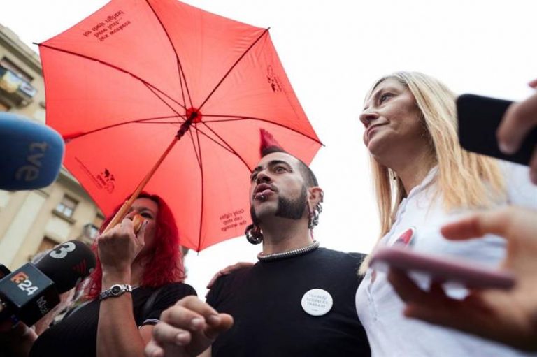 El Tribunal anula la «Asociación de Sexo» y sus miembros anuncian «batalla con cariño»