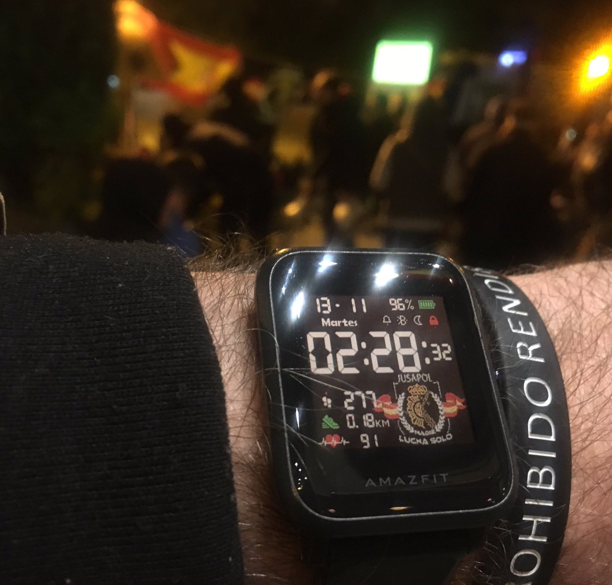 CONGRESO DE LOS DIPUTADOS (MADRID), 12.11.2018. Vista de los simpatizantes de Jusapol esta noche, 12 de noviembre de 2018, ante el Congreso de los Diputados para su vigilia de 24 horas. Ñ Pueblo